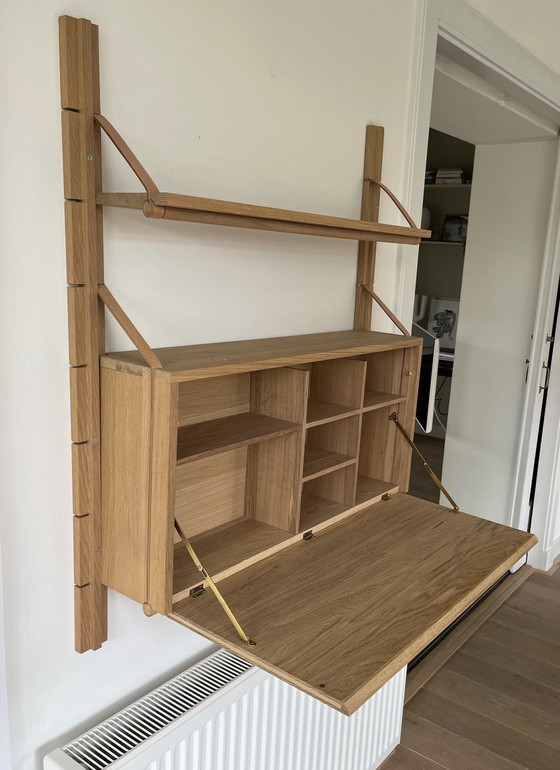 Image 1 of Bolia bureau met wandbevestiging