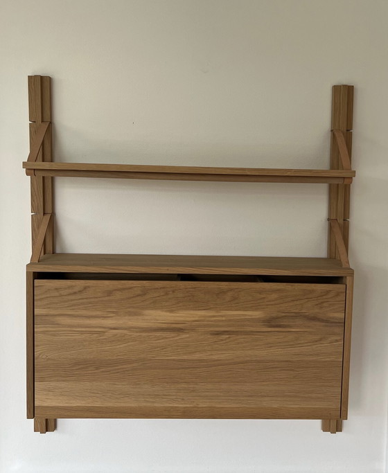 Image 1 of Bolia bureau met wandbevestiging