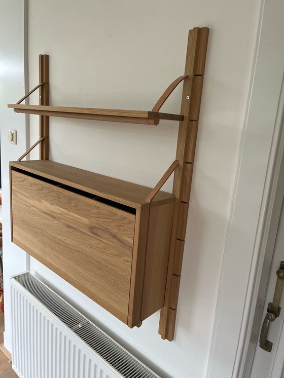 Image 1 of Bolia bureau met wandbevestiging