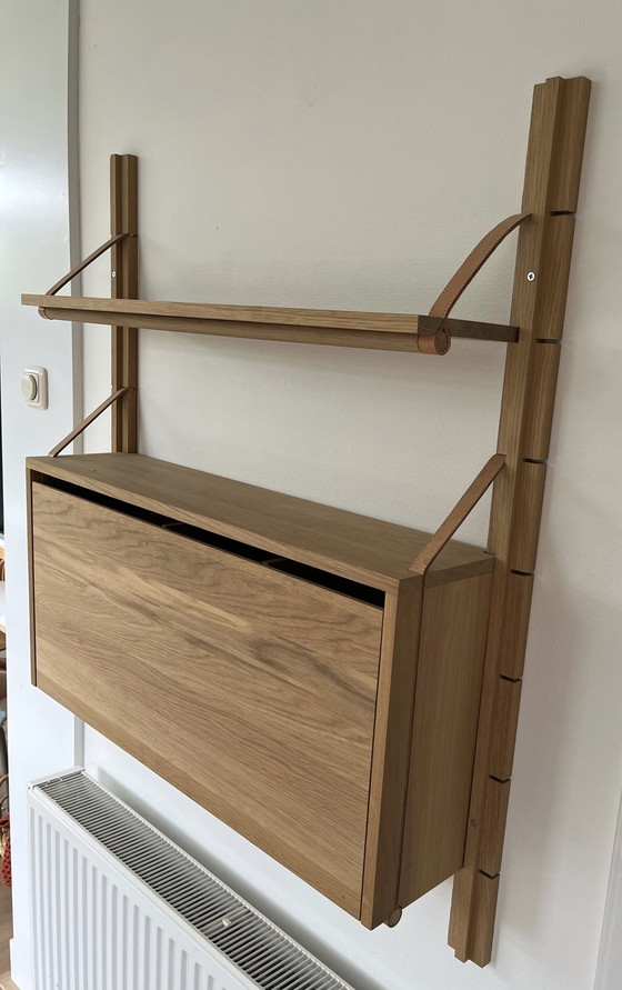 Image 1 of Bolia bureau met wandbevestiging