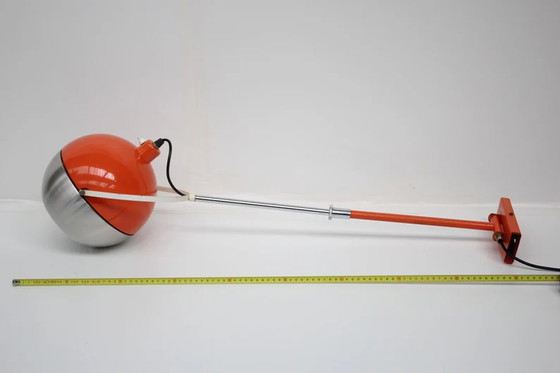 Image 1 of Space age wandhanger - Oranje en aluminium