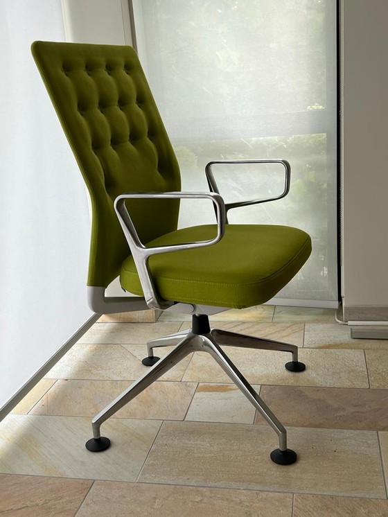 Image 1 of 4 Vitra vergaderstoelen ID trim