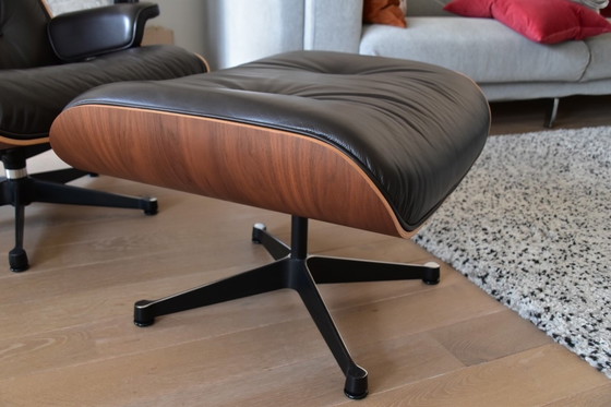 Image 1 of Eames Lounge Chair + Ottoman (New dimensions), merk Vitra, ontwerp Charles & Ray Eames