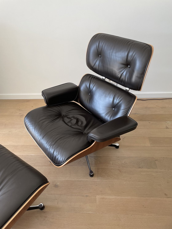 Image 1 of Eames Lounge Chair + Ottoman (New dimensions), merk Vitra, ontwerp Charles & Ray Eames