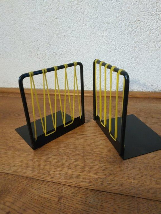 Image 1 of 2x Vintage metalen boekensteunen met nylon draad uit jaren 50/60