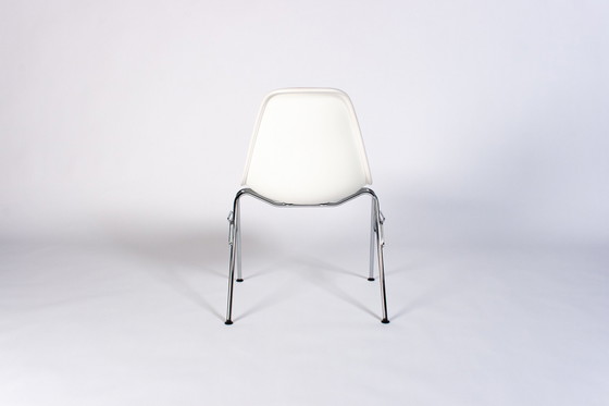 Image 1 of Vitra Eames Plastic Side Chair DSS (voorraad:50)