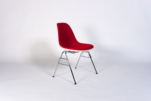 Vitra Eames Plastic Side Chair DSS (voorraad:50)