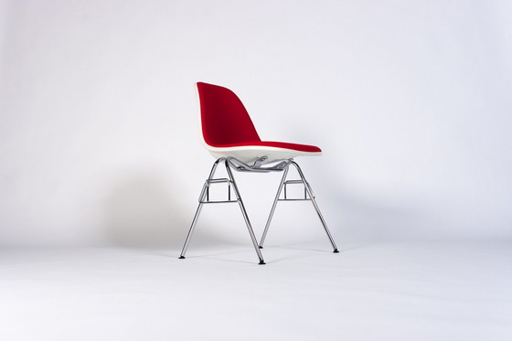 Image 1 of Vitra Eames Plastic Side Chair DSS (voorraad:50)