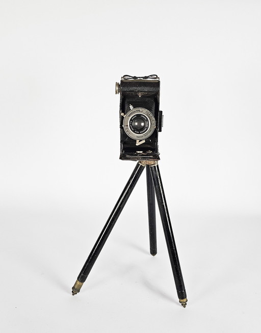 Kodak - London- 100mm - Anaston F/6.3 Mount 370 Camera - W/ Brownie "DAKON" met statief - 19