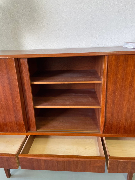 Image 1 of Deens teakhouten highboard EW Bach