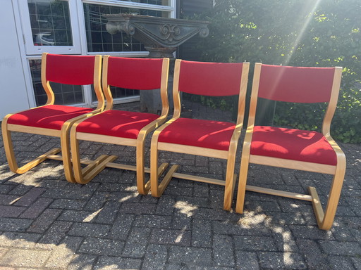 4 Gevaldi eetkamerstoelen 