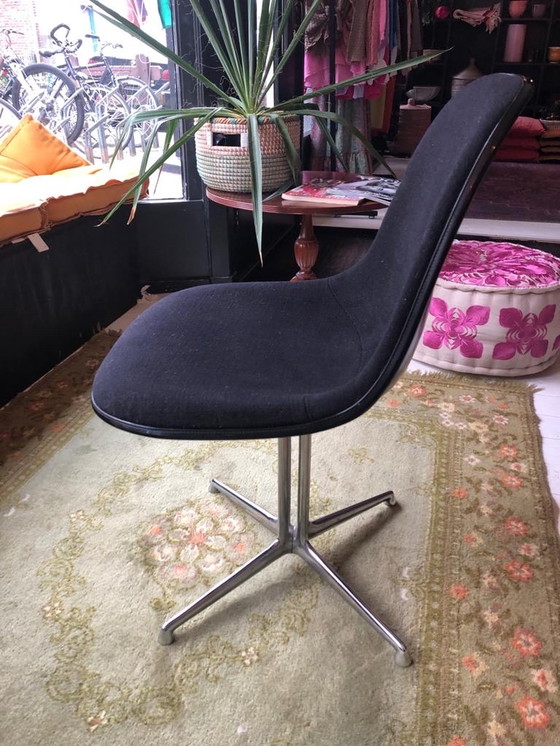 Image 1 of Herman Miller Eames La Fonda stoel