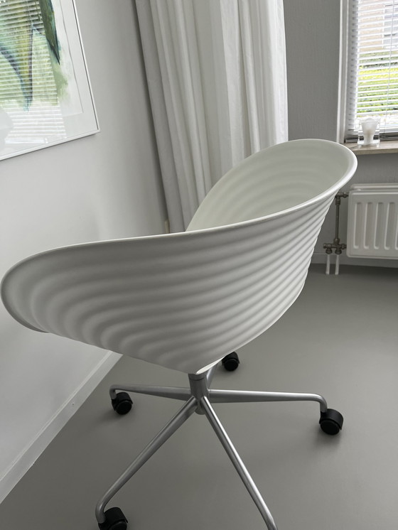 Image 1 of Vitra Tom Vac stoel