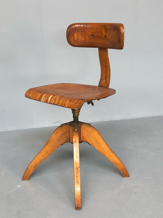 Image 1 of Buffer draaibare Bauhaus vintage stoel