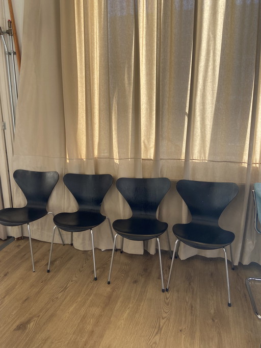 4x Fritz Hansen Vlinderstoelen van Arne Jacobsen