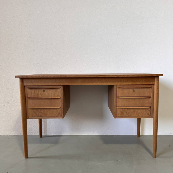 Image 1 of Vintage Deens eiken bureau