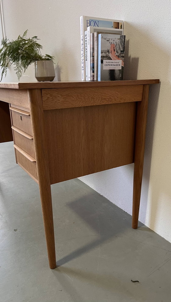 Image 1 of Vintage Deens eiken bureau