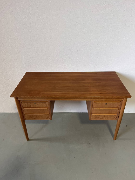 Image 1 of Vintage Deens eiken bureau