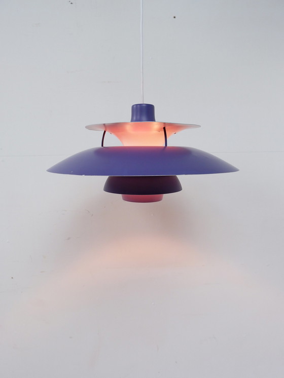 Image 1 of Louis Poulsen PH5 hanglamp paars