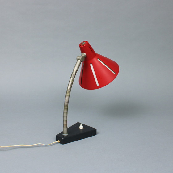 Image 1 of H. T. J. A. Busquet (1914-1977) Bureaulamp uit de Zonneserie voor Hala Zeist, gemerkt 