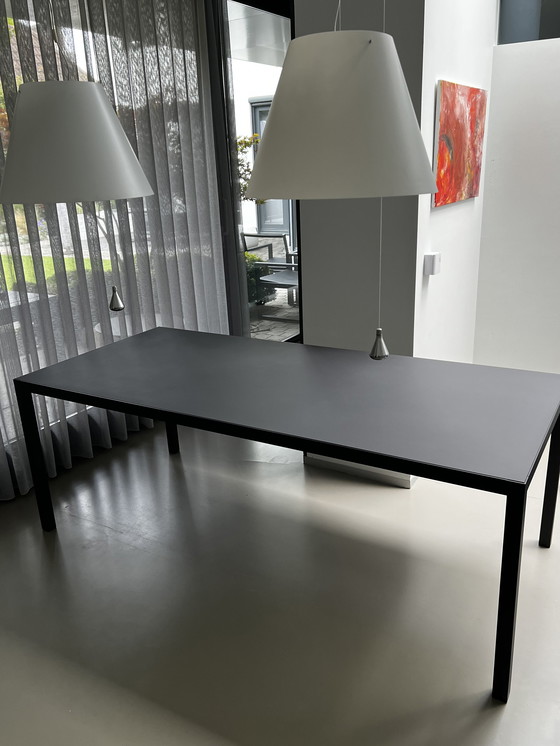 Image 1 of MDF-Italia tafel Lim