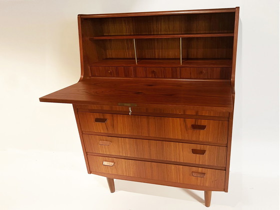 Image 1 of Vintage bureautje in teak fineer Denemarken jaren 60.