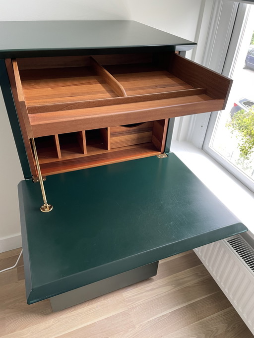 Donkergroene secretaire