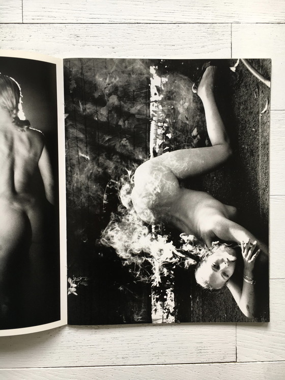 Image 1 of Helmut Newton's Illustrated No. 3, gesigneerd boek