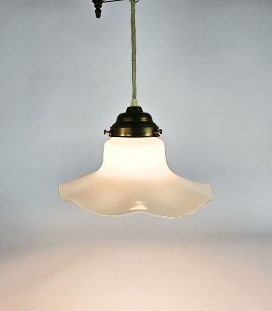 Image 1 of Art Deco - Opaline - messing - hanglamp - pendellamp met katrol - 1e kwart 20e eeuw