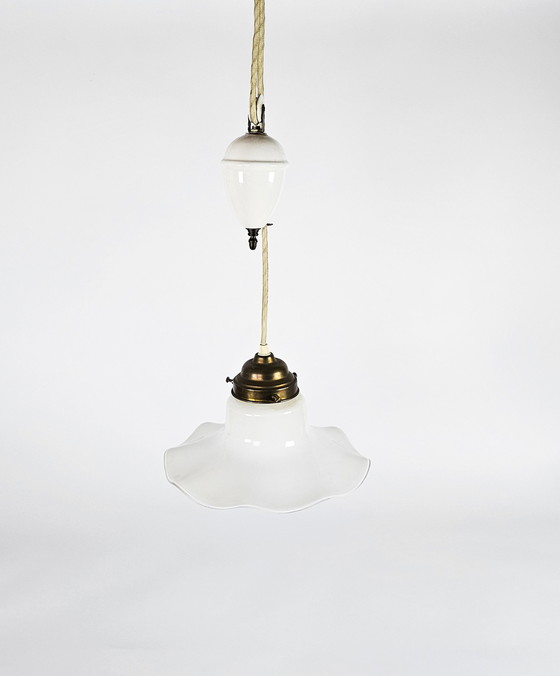 Image 1 of Art Deco - Opaline - messing - hanglamp - pendellamp met katrol - 1e kwart 20e eeuw