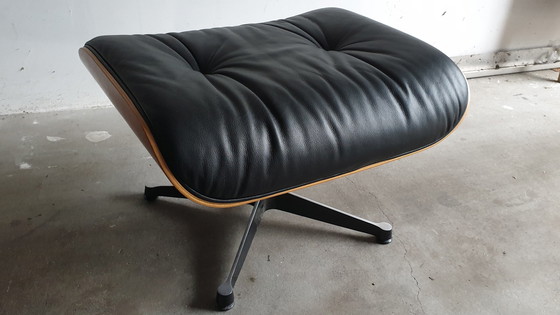 Image 1 of Eames Lounge Chair met Ottoman