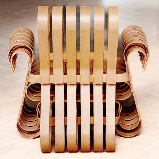 Image 1 of Knoll Power Play™ stoel en ottoman by Frank Gehry