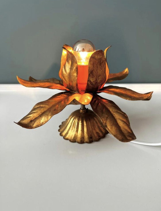 Image 1 of Plafondlamp Bloem met bladgoud verguld  design Hans Kögl