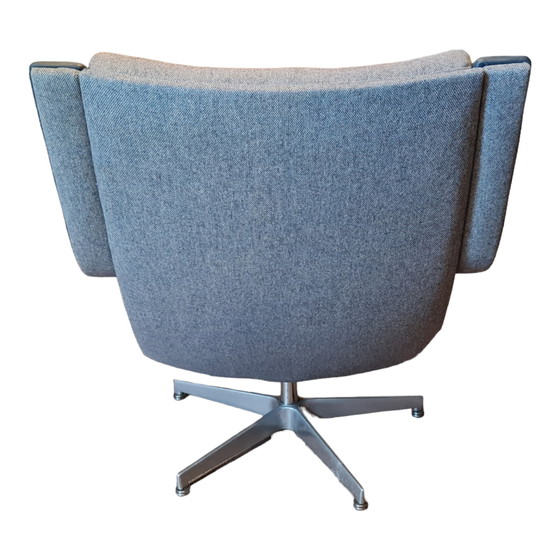 Image 1 of Artifort F152 fauteuil