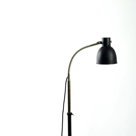 Image 1 of Hala Zeist industriële werkplaatsvloerlamp van H. Busquet