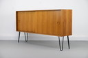 Vintage notenhouten Dressoirs met schuifdeuren, jaren 60