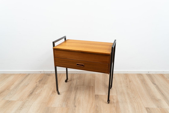 Image 1 of Vintage naaitafel