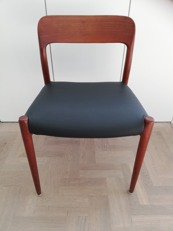 Image 1 of Niels Otto Möller Tafel en 6 stoelen