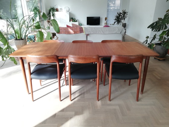 Image 1 of Niels Otto Möller Tafel en 6 stoelen