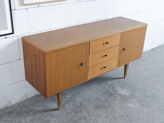 Image 1 of Vintage dressoir met houten handvaten