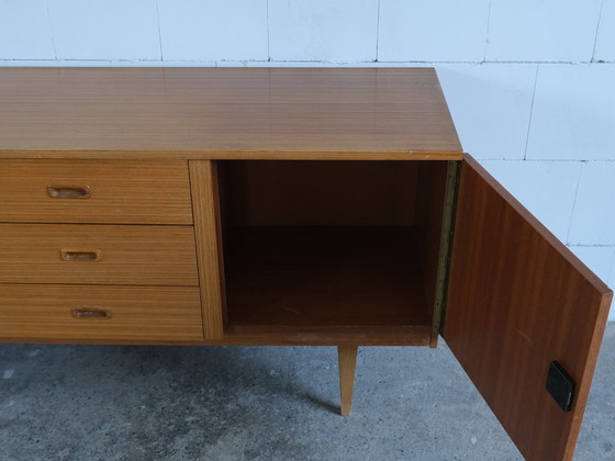 Image 1 of Vintage dressoir met houten handvaten