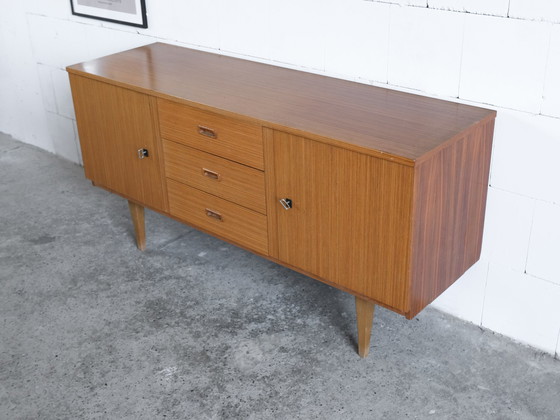 Image 1 of Vintage dressoir met houten handvaten