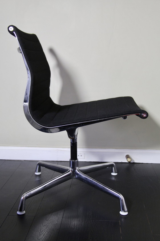 Image 1 of Charles & Ray Eames EA 107bureaustoel