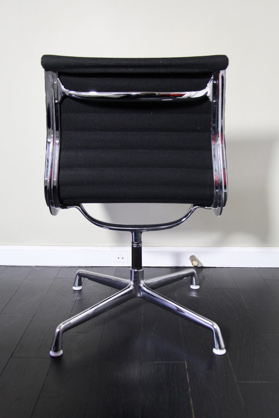 Image 1 of Charles & Ray Eames EA 107bureaustoel