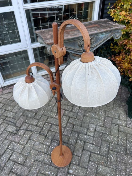 Image 1 of Teakhouten vloerlamp uit de jaren zeventig