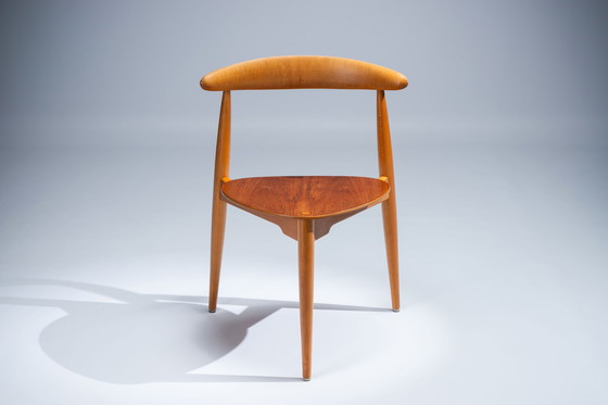 Image 1 of Hans Wegner FH4103 Heart stoel