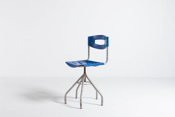 Image 1 of Vintage industriële krukjes