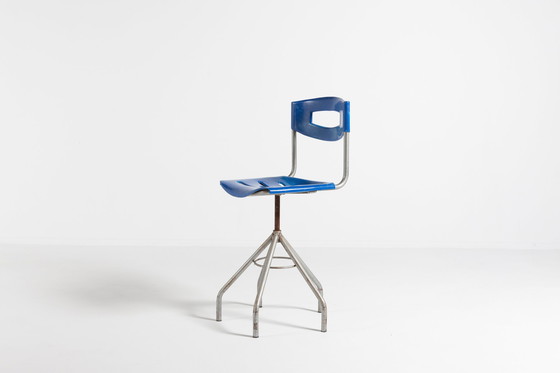 Image 1 of Vintage industriële krukjes