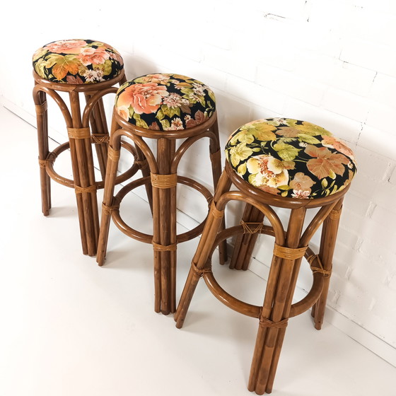 Image 1 of 3x vintage Tiki rotan barkruk