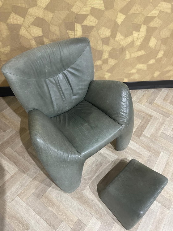 Image 1 of Leolux Echnaton fauteuil en hocker